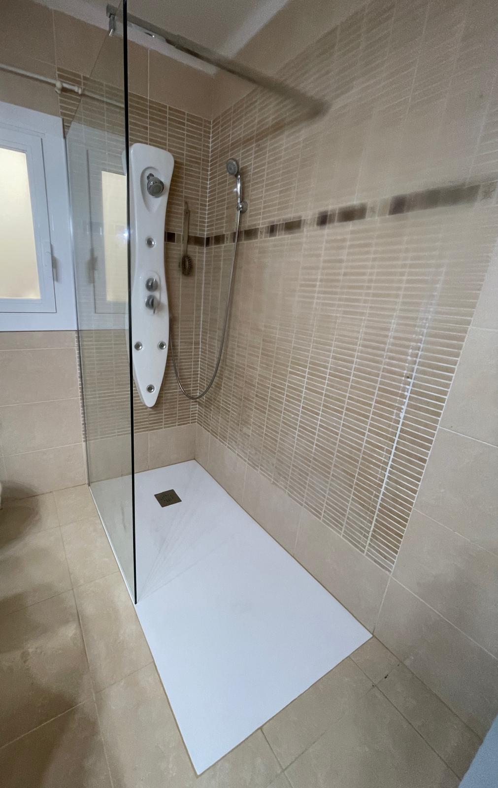 foto secundaria cambiar bañera por plato de ducha en roses reforma rápida y segura (1)