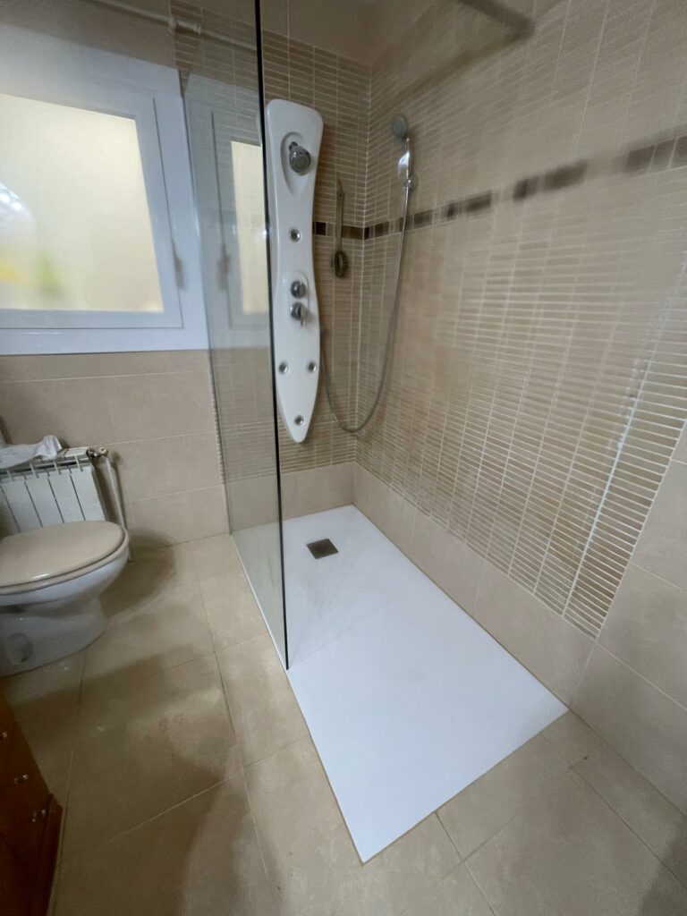 foto secundaria cambiar bañera por plato de ducha en roses reforma rápida y segura (2)