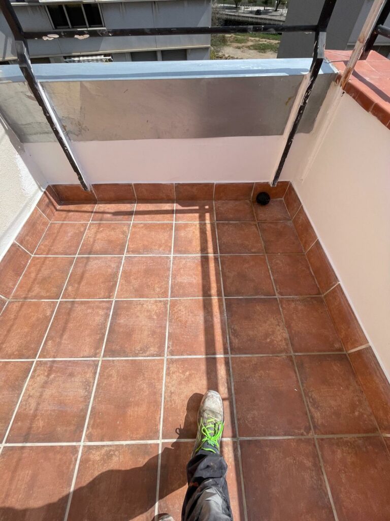 foto secundaria impermeabilización de terrazas en girona solución definitiva contra humedades y filtraciones (46)