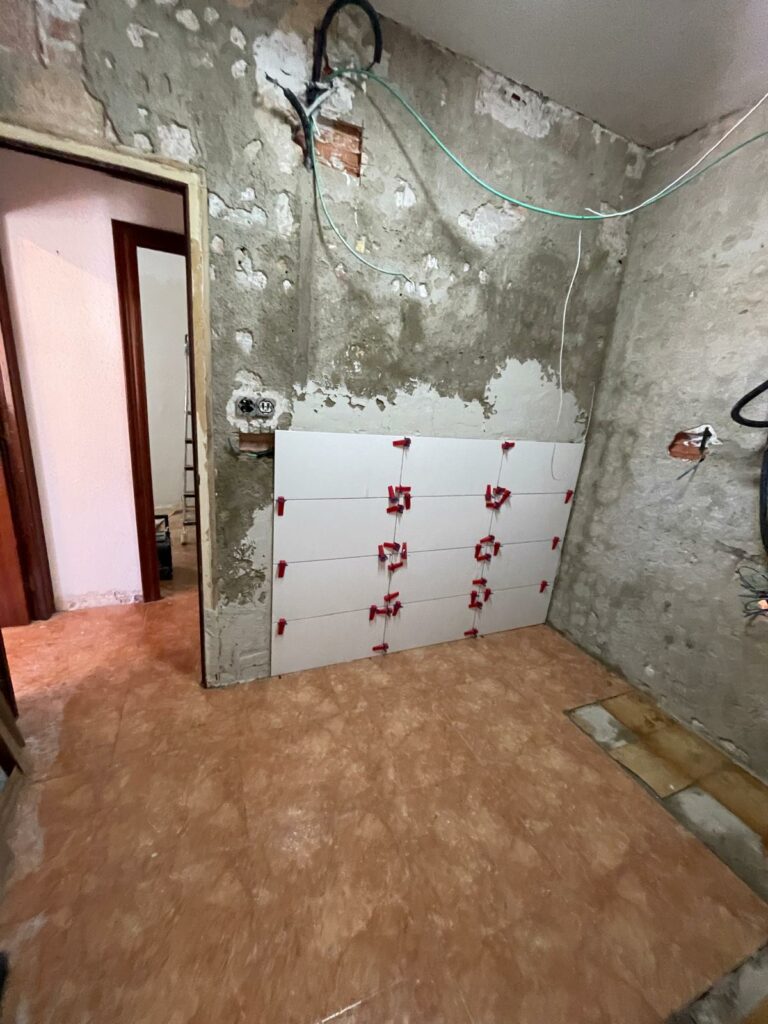 Reforma de cocina en Roses y Girona: cómo renovar tu cocina paso a paso foto secundaria reforma de cocina en roses y girona cómo renovar tu cocina paso a paso (12)