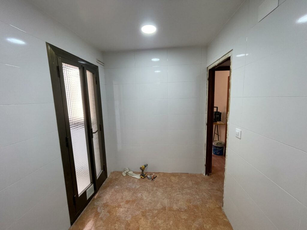 Reforma de cocina en Roses y Girona: cómo renovar tu cocina paso a paso foto secundaria reforma de cocina en roses y girona cómo renovar tu cocina paso a paso (29)