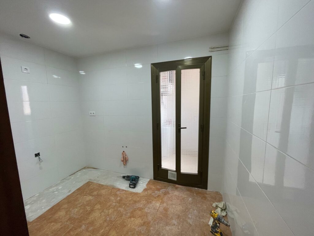 Reforma de cocina en Roses y Girona: cómo renovar tu cocina paso a paso foto secundaria reforma de cocina en roses y girona cómo renovar tu cocina paso a paso (37)